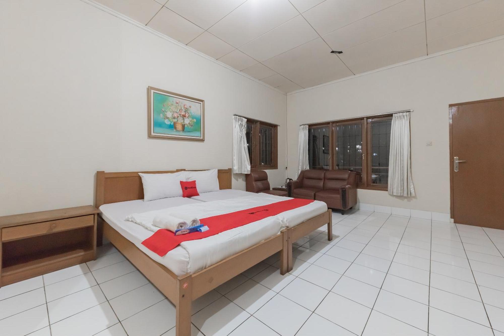 Reddoorz Plus At Hotel Griya Astoeti ボゴール エクステリア 写真