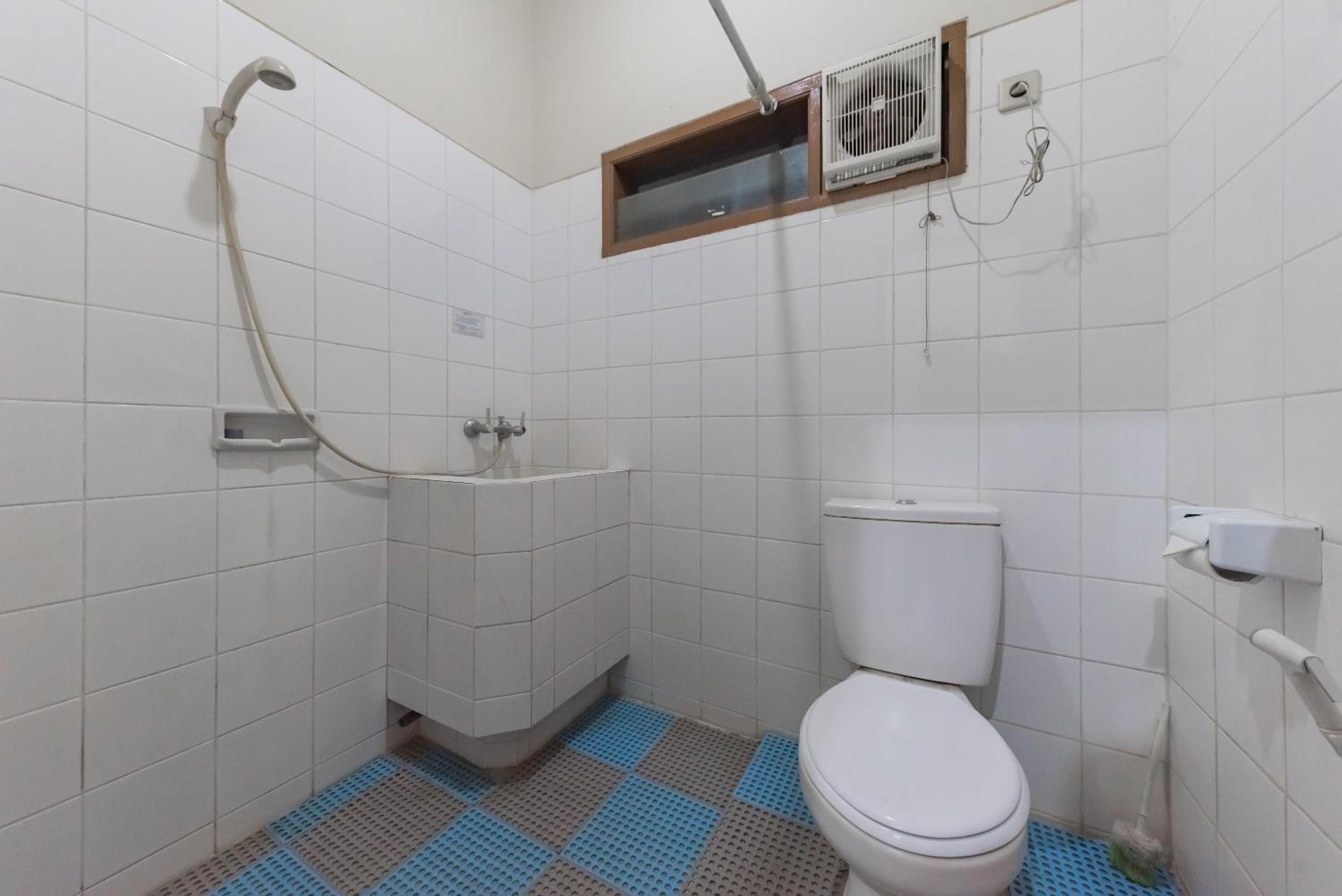 Reddoorz Plus At Hotel Griya Astoeti ボゴール エクステリア 写真