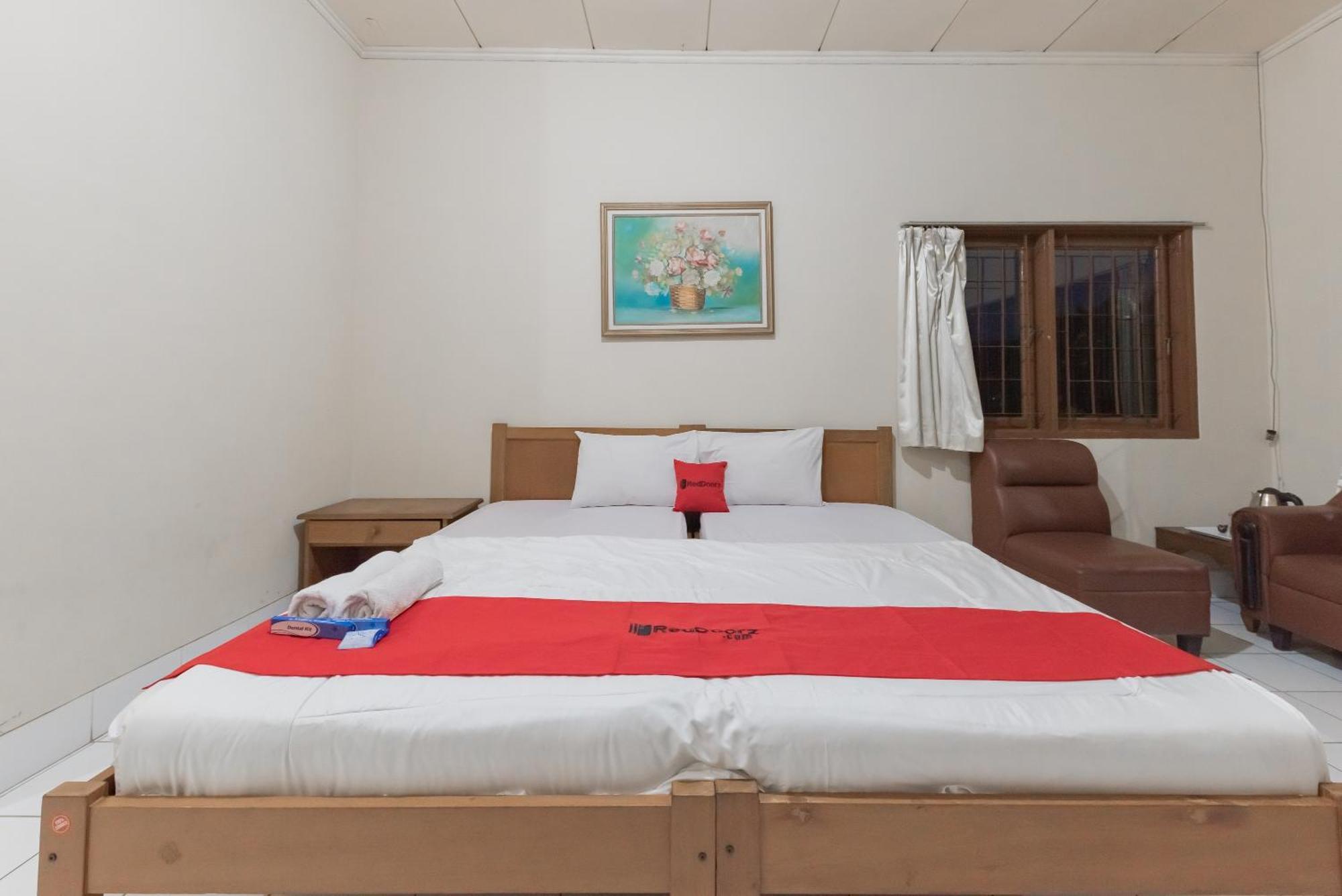Reddoorz Plus At Hotel Griya Astoeti ボゴール エクステリア 写真