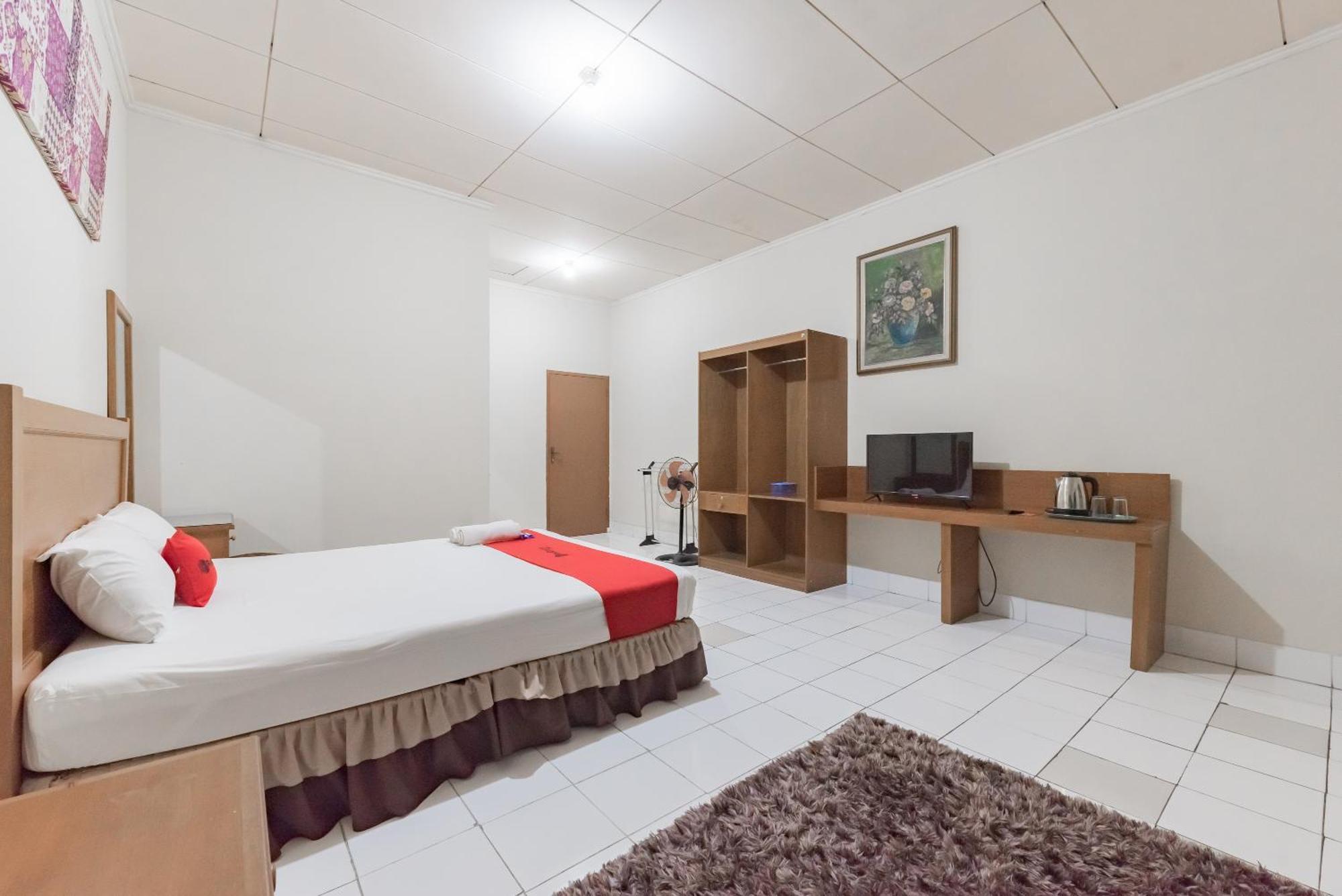 Reddoorz Plus At Hotel Griya Astoeti ボゴール エクステリア 写真