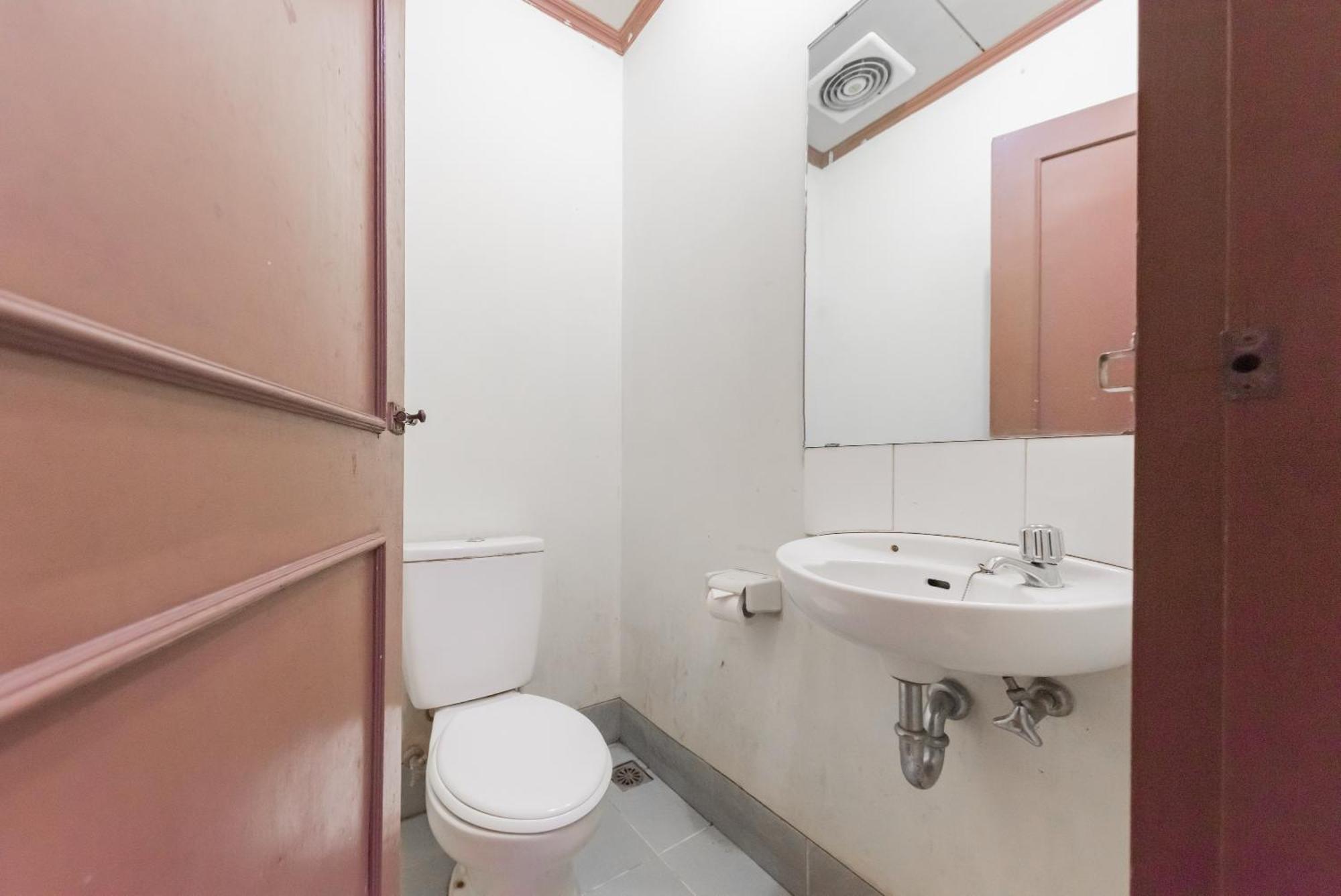 Reddoorz Plus At Hotel Griya Astoeti ボゴール エクステリア 写真