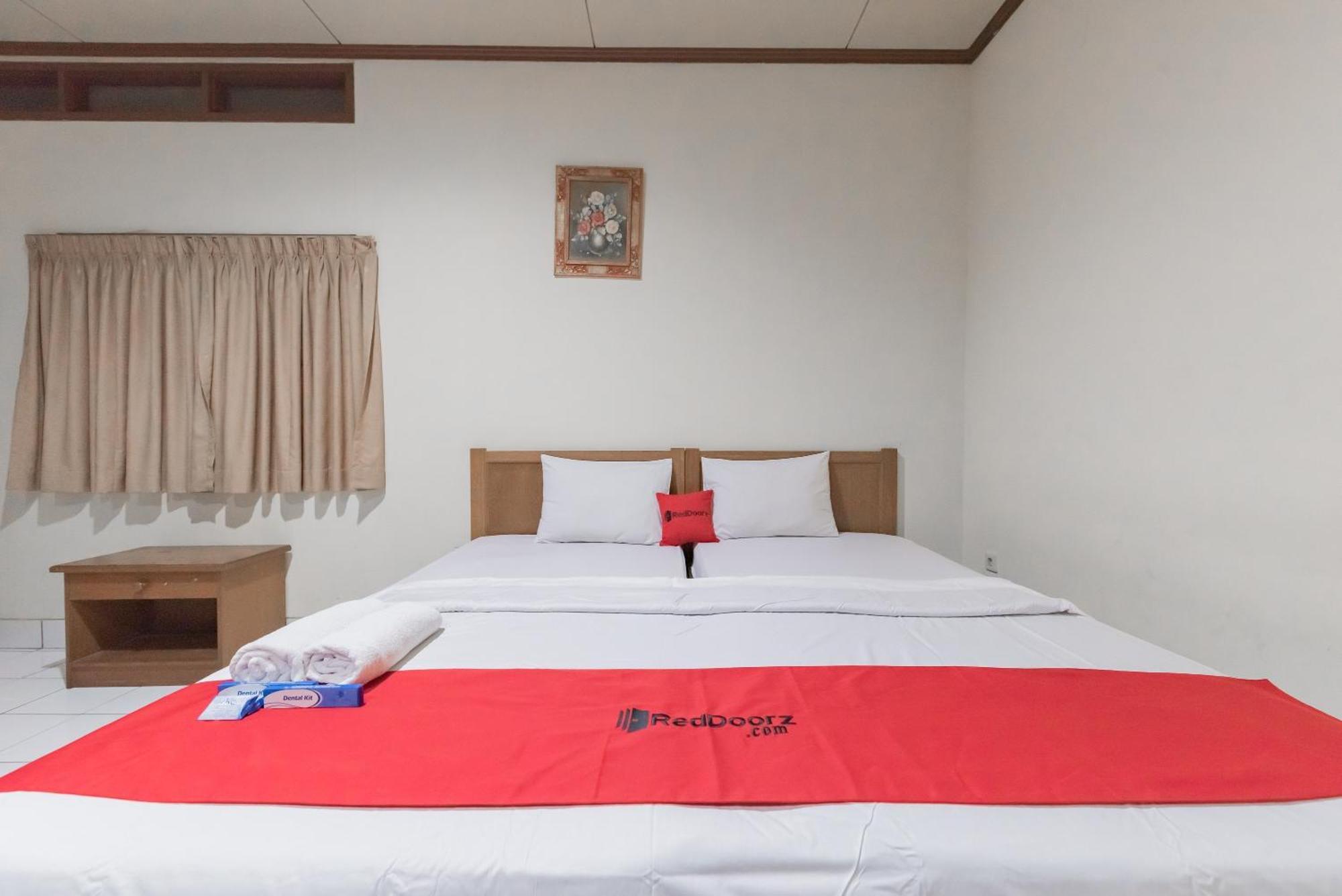 Reddoorz Plus At Hotel Griya Astoeti ボゴール エクステリア 写真